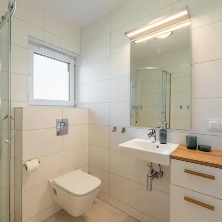 Jasne I Nowoczesne Apartamenty Sun Seasons 24 Blisko Plazy By Noclegi Renters Apartment