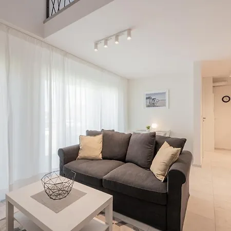 Jasne I Nowoczesne Sun Seasons 24 Blisko Plazy By Renters Niechorze