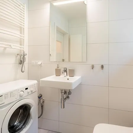 Jasne I Nowoczesne Apartamenty Sun Seasons 24 Blisko Plazy By Noclegi Renters Apartment *